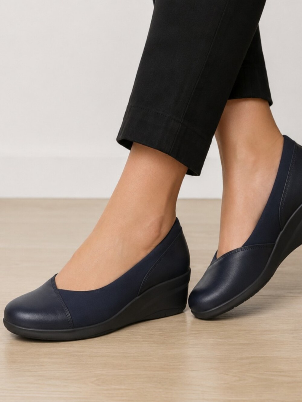 Clarks Suttyn Walk Leather Wedges Size 11 New